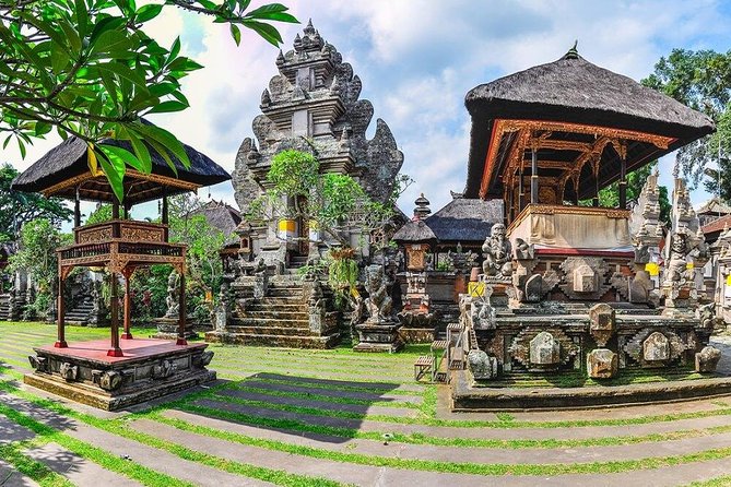 All-Inclusive Ubud Private Tour - Sacred Monkey Forest: The Dragon Bridge, Temple Area, and Safe Interaction