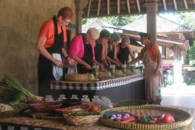 Bali Cooking Class with Culture Experience - The Lobong market stop: herbs, spices, and produce with a purpose