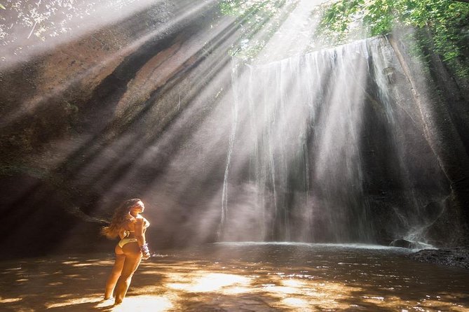 Bali Inclusive Tour: Best Waterfalls Around Ubud Area - Stop 2: Kanto Lampo’s jungle path and photo-ready feel