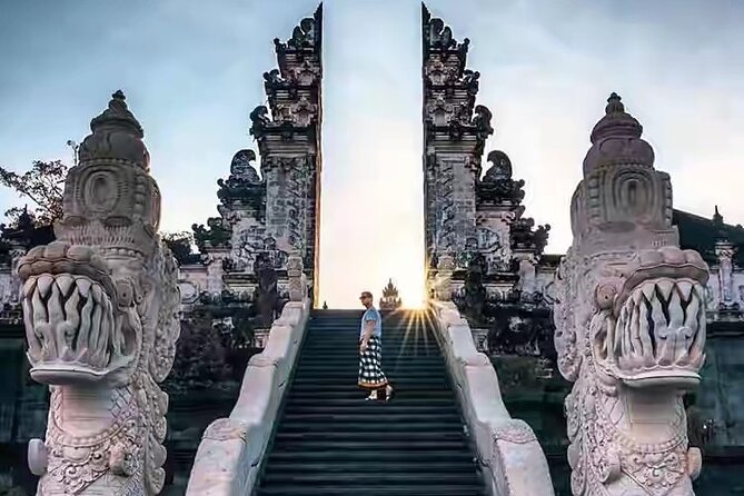 Bali Instagram Tour - All Inclusive - Tukad Cepung Waterfall: walking in for the light through trees