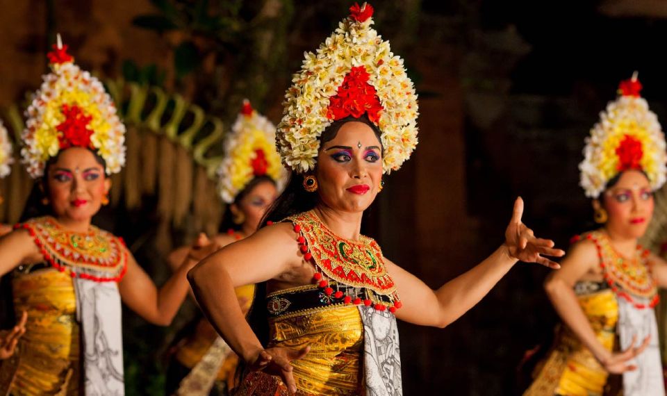 Bali: Ubud Palace Legong Dance Show Ticket - Enter early: the real seating and crowd math