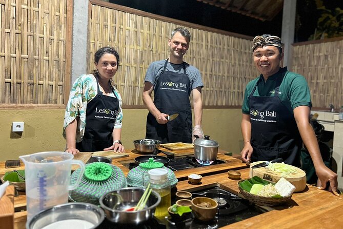 Balinese Cooking Class with Traditional Market Tour - Organic herb garden + coffee snack: why the pause before cooking is smart
