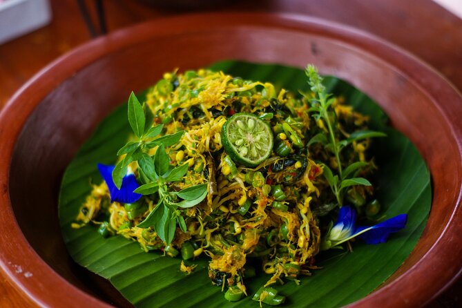 Balinese Vegan Cooking Class with Fresh Harvesting & Garden Tour - Harvesting Fresh Ingredients: Learn What You’re Cooking