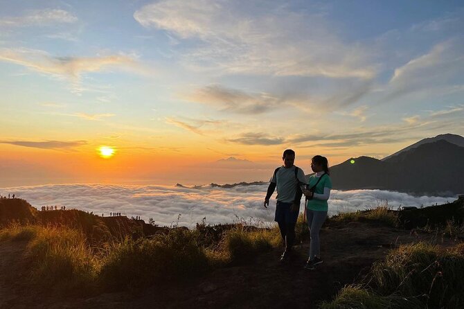 Batur Hike : Mount batur Sunrise Hike & Natural Hotspring - Summit to sunrise: the payoff at around 6:15