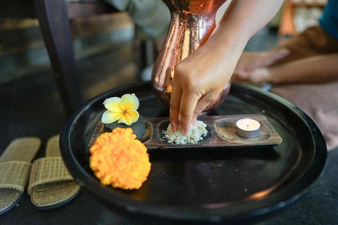 Body Massage Experience in Ubud Traditional Spa - What happens before the massage: welcome drink, cold towel, and your form