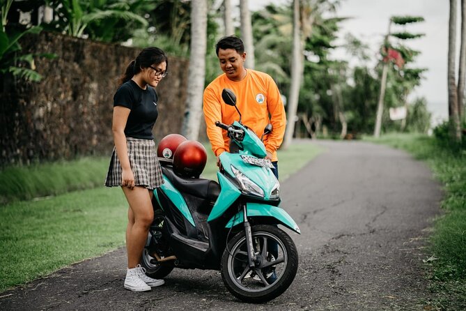 Canggu Scooter Lessons - The lesson flow: theory, balance, turns, then quiet-street practice