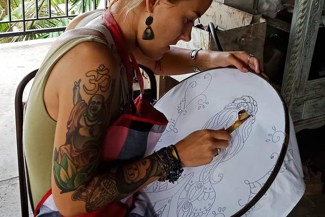 Crafting Heritage Batik Painting Workshops - Guidance that adapts: work solo or learn right next to the tutor