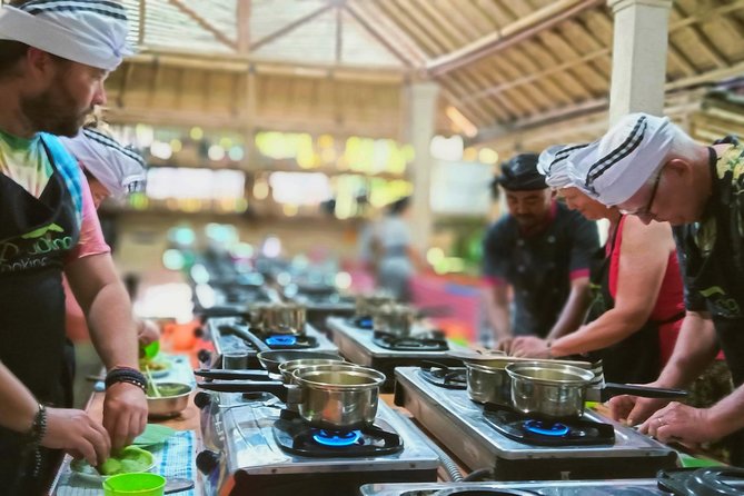 Exclusive Authentic Balinese Cooking Class at Family home - Key things that make this class worth your time