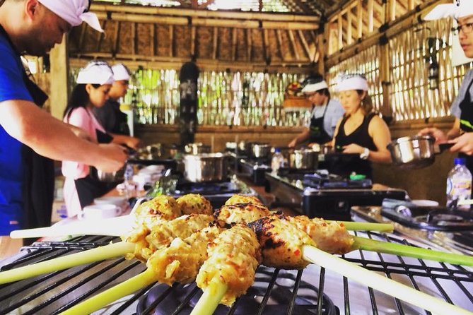 Exclusive Authentic Balinese Cooking Class at Family home - From Payangan Market to a Balinese Compound Kitchen