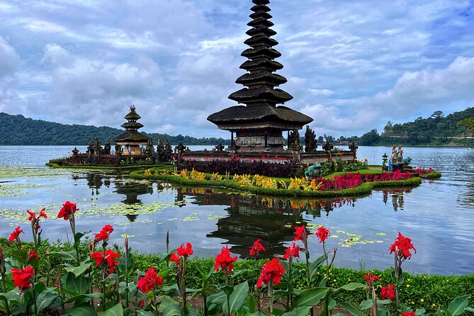 Full-Day Tour to Water Temples and UNESCO Rice Terraces in Bali - Stop 4: Tanah Lot Sunset and the Low-Tide Factor