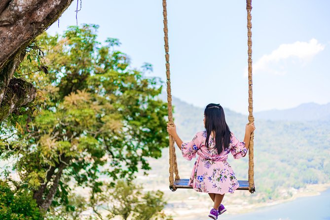 Instagram Tour in Bali: The Most Beautiful Spots - Stop 1: Handara Iconic Gate Photo Time