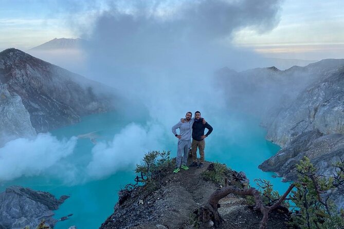 Mount Ijen Crater Tour From Ubud Bali - Entering Ijen after dark: what the blue fire experience feels like