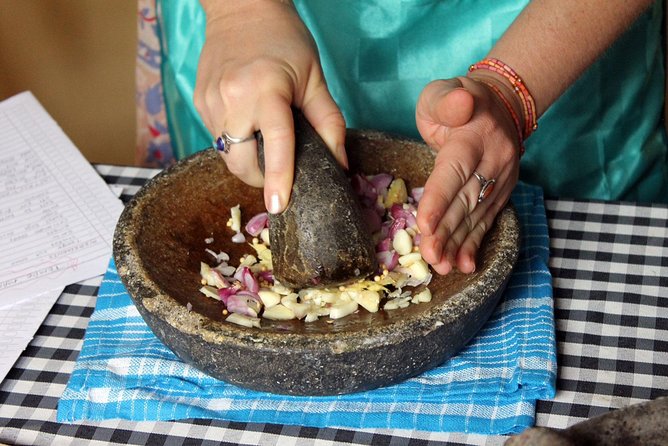 PRIVATE Authentic Balinese Cooking Class in Ubud at Putu's Home - Entering Putu’s compound: where the lesson starts