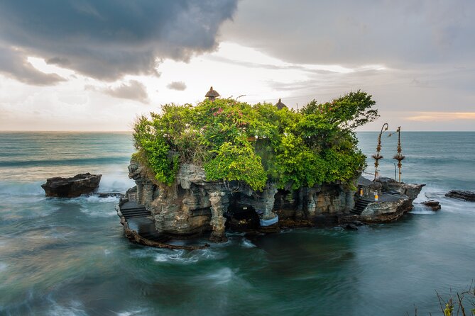 Private Full-Day Handara, Ulun Danu, Jatiluwih and Tanah Lot Tour - Ulun Danu Bratan Temple and Lake Beratan: Cool Air and Water-Centered Spirituality