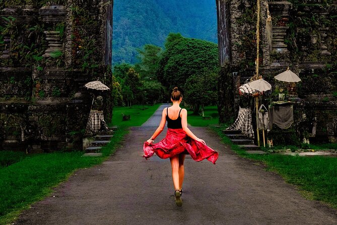 Private Full-Day Handara, Ulun Danu, Jatiluwih and Tanah Lot Tour - Tanah Lot at Golden Hour: Timing, Ground Conditions, and What to Wear