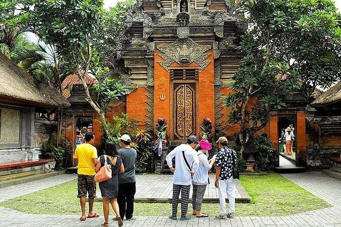 Private Tour To Tibumana Waterfall, rice terraces & Jungle Swing - Ubud Palace and the Traditional Art Market: finish in central Ubud