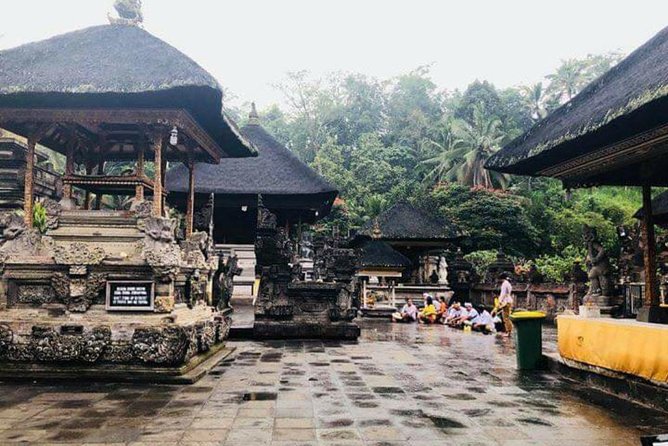 Skip the Line Tirta Empul Temple Entrance Ticket All Inclusive - Walking the temple path: from the first gate to the main mandala