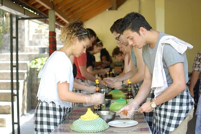 Ubud Cooking Class Bali with Balinese Chef - Getting picked up and where to meet