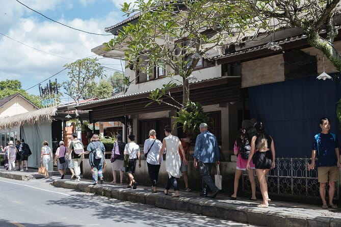 Ubud Guided Walking Tour - Stop 4: Ubud Palace outer courtyards and royal roles in real practice