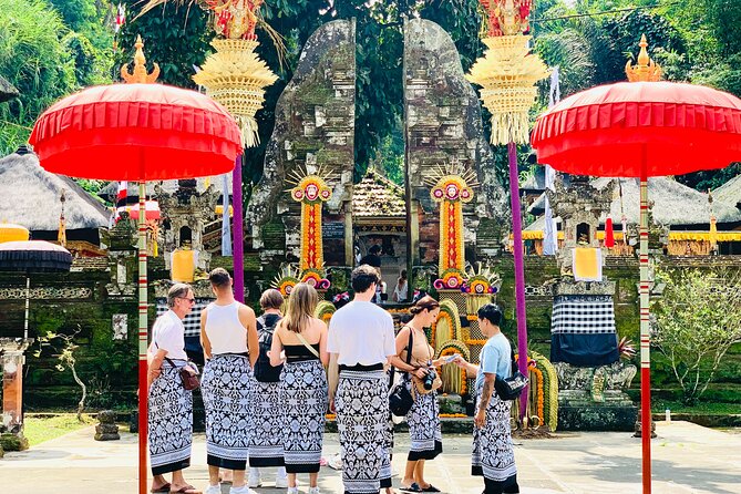 Ubud Private Tour: Waterfalls, Temple and Rice Terraces Swing - Kanto Lampo Waterfall: multi-tier falls and natural rock pools